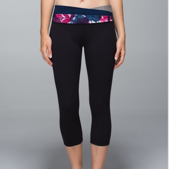 Lululemon Astro Wunder Under Crop II • 21” • GREAT CONDITION - Picture 2 of 6